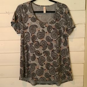 LuLaRoe Medium Classic Tee